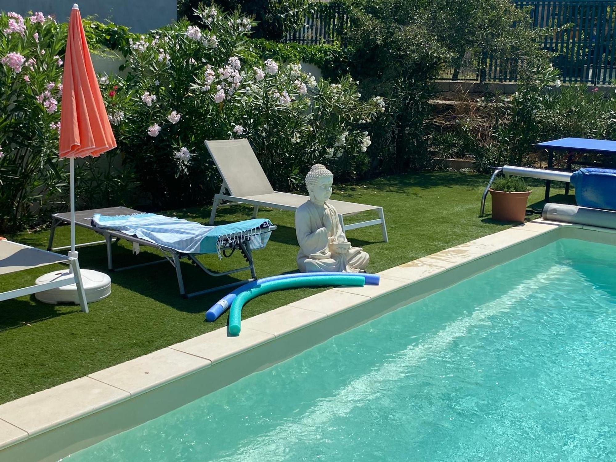 Gite Climatise Avec Piscine Sur Les Hauteurs De Bollene Bagian luar foto